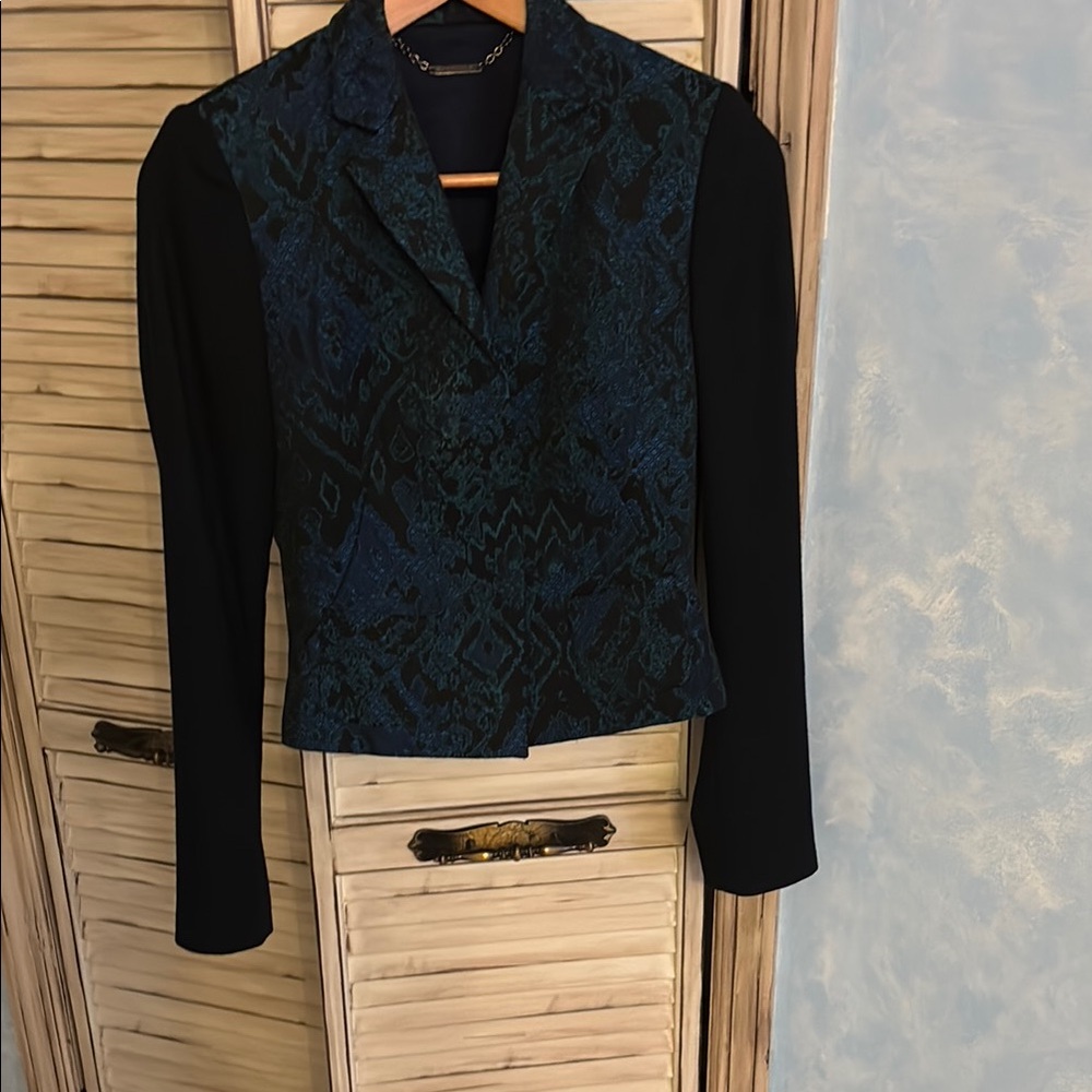 Elie Tahari Black and Blue Fitted Blazer with Notched Lapels